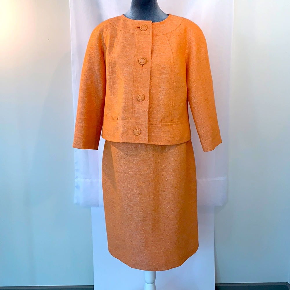 Le Suit Petite size 10 P color is an international orange and white skirt suit